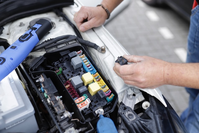 Recognizing When Your Car Needs Repair: Key Signs